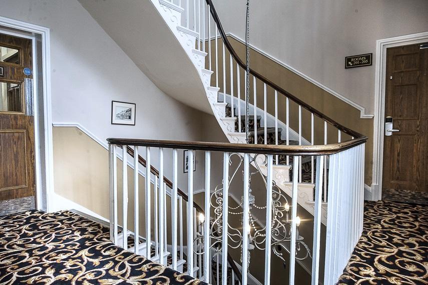 The Royal Hop Pole Wetherspoon Тьюксбери Экстерьер фото